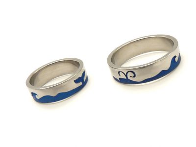 Titán karikagyűrű bálnákkal, hullámokkal