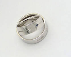 Fehérarany jegygyűrű két drágakővel